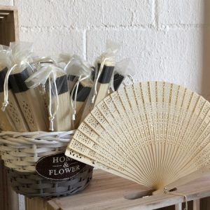 Pack abanico de sándalo + cesta