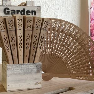 Pack abanico de sándalo + macetero