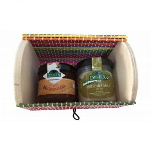 Baúl detalle de eventos con mermelada melocotón y queso de cabras