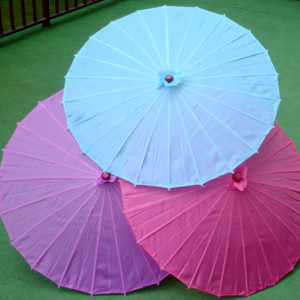 Sombrillas de tela de colores